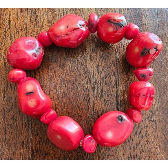 Navajo Red Coral Chunky Beaded Stretch Bracelet - Picture 3 of 4